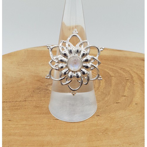 Zilveren ring gezet met ronde cabochon Maansteen 17 mm
