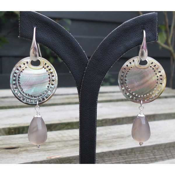 Silver earrings round blacklip shell and grey Agate briolet 