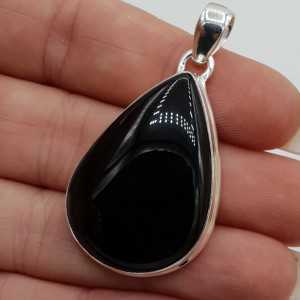 Silver gemstone pendant with teardrop Onyx