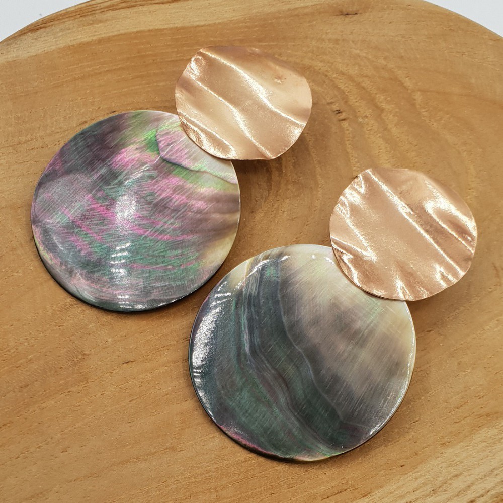 Rosé vergulde oorbellen met ronde Parelmoer hanger (medium)