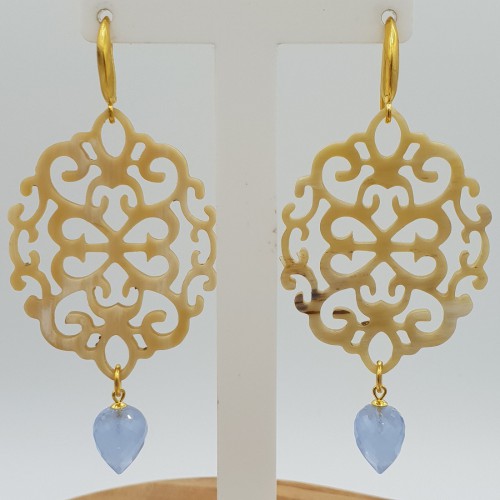 Vergulde oorbellen met Buffelhoorn en Aquamarijn quartz