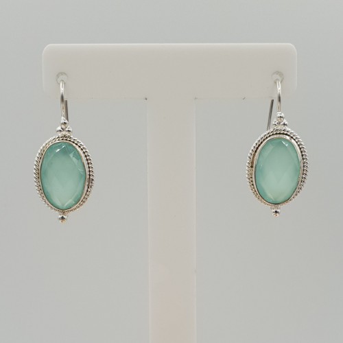 Zilveren oorbellen gezet met ovale facet aqua Chalcedoon