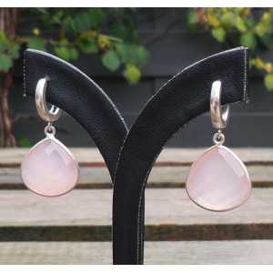 Zilveren oorbellen / creolen met roze Chalcedoon