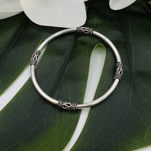 Silver round bali style bracelet