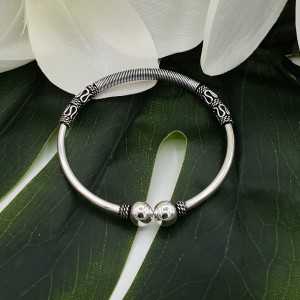Beautiful Sterling silver bracelet / bangle Diameter: 5.8 cm