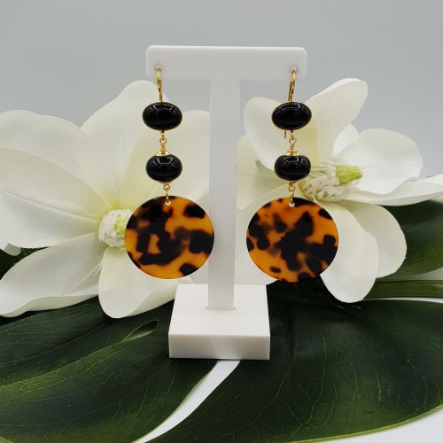 Vergulde oorbellen met zwarte Onyx en resin