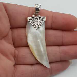 Silver pendant with mother of Pearl