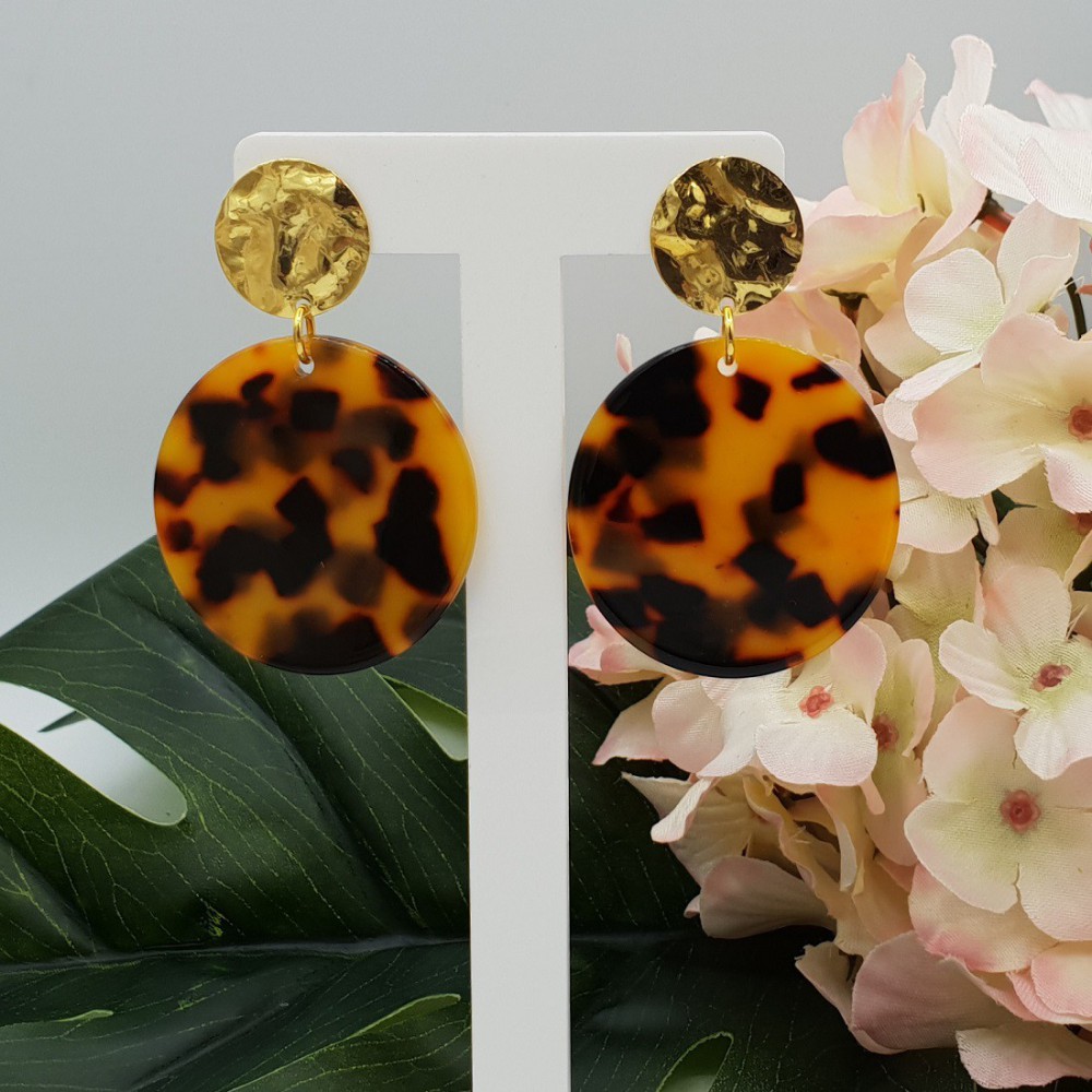 Gold plated earrings with round resin pendant