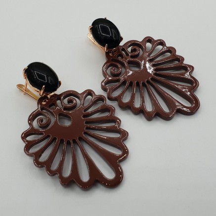 Rosé vergulde oorknoppen met Onyx en gelakte Buffelhoorn hanger