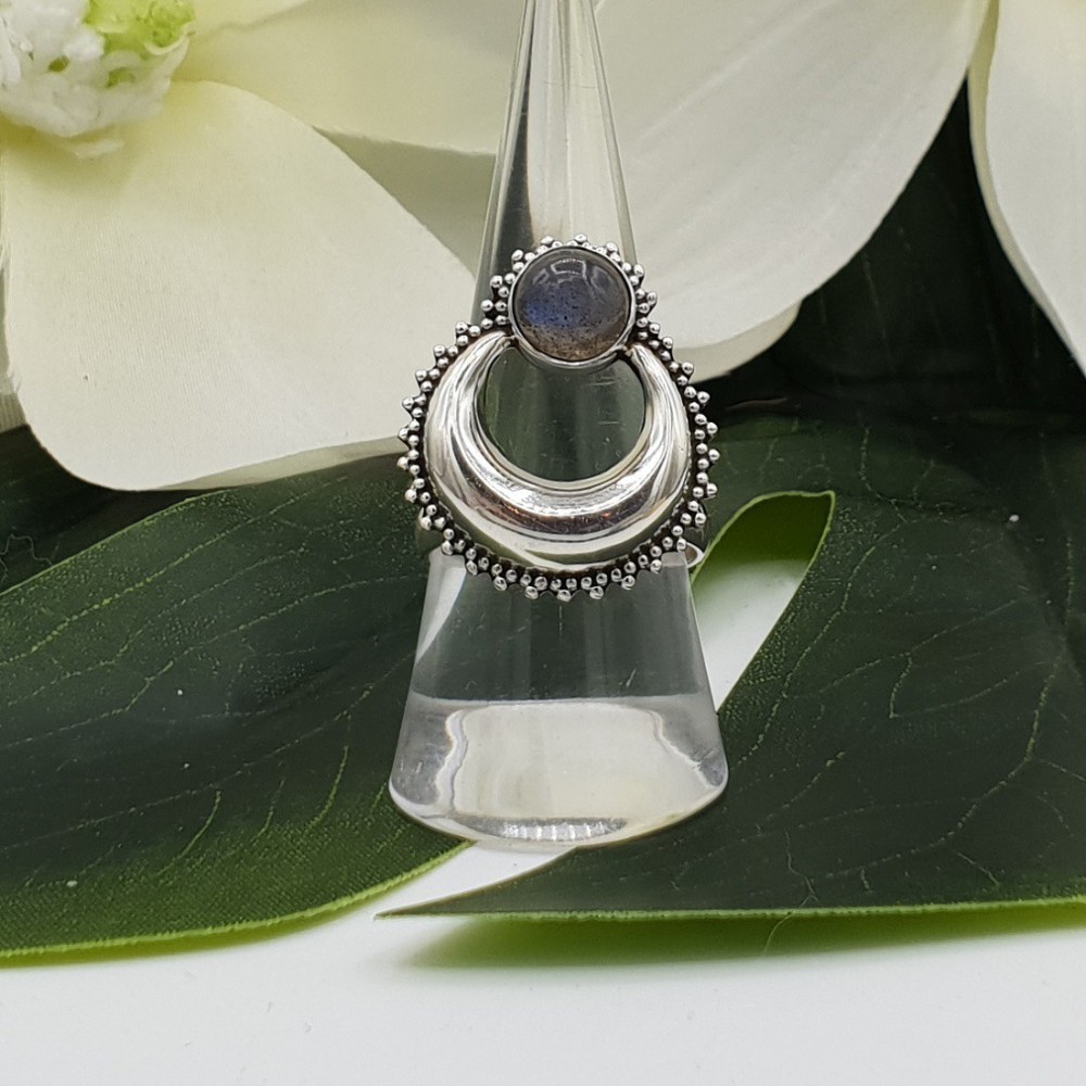 Silver half-moon ring set with round Labradorite