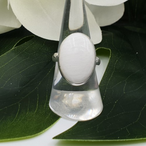 Zilveren ring gezet met Scoleciet 17.7 mm