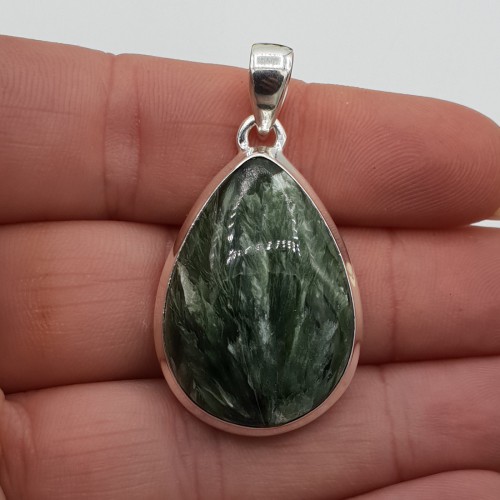 Zilveren hanger met druppelvormige cabochon geslepen Seraphiniet