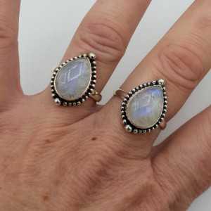 Silber ring mit cabochon oval Mondstein