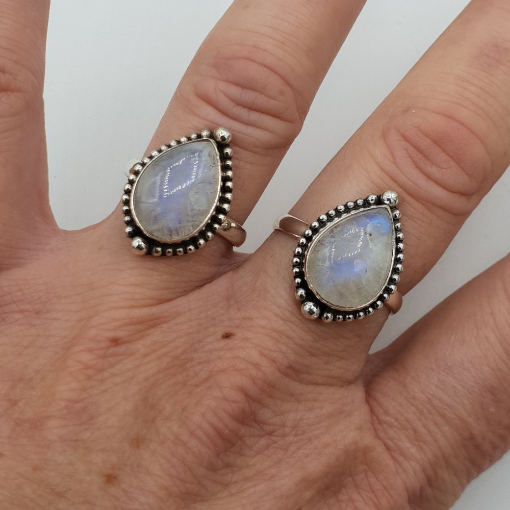 Silver ring with oval cabochon Moonstone