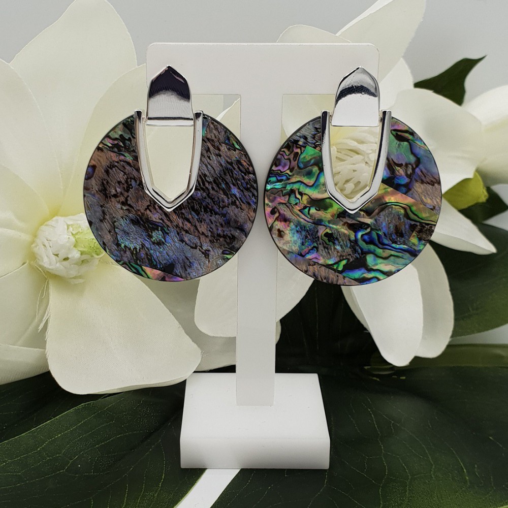 Zilver kleurige oorbellen met Abalone schelp