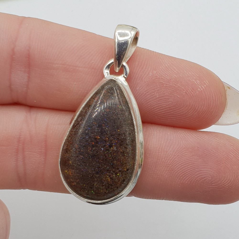 Zilveren hanger met druppelvormige zwarte Matrix Opaal