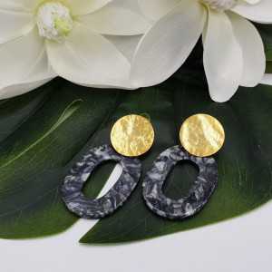 Earrings with marble of a dark grey resin pendant