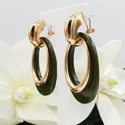 Creolen met groene Buffelhoorn hanger