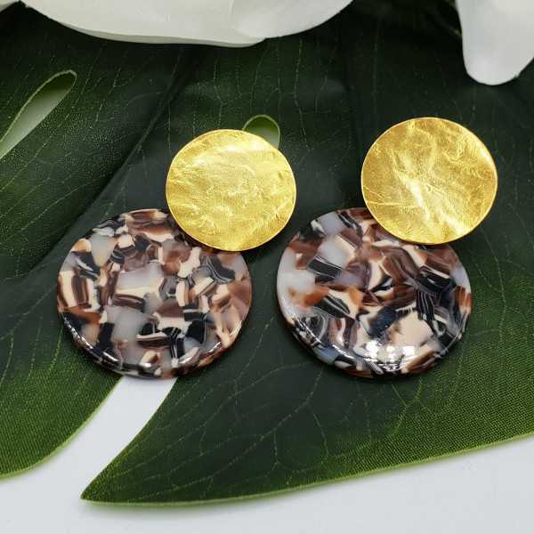 Gold plated earrings with round brown black resin pendant