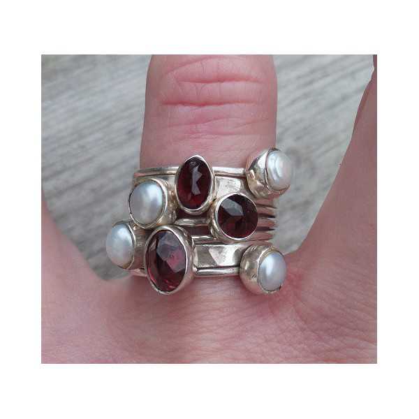 Zilveren ringen set gezet met Granaat en Parels 15.7 mm
