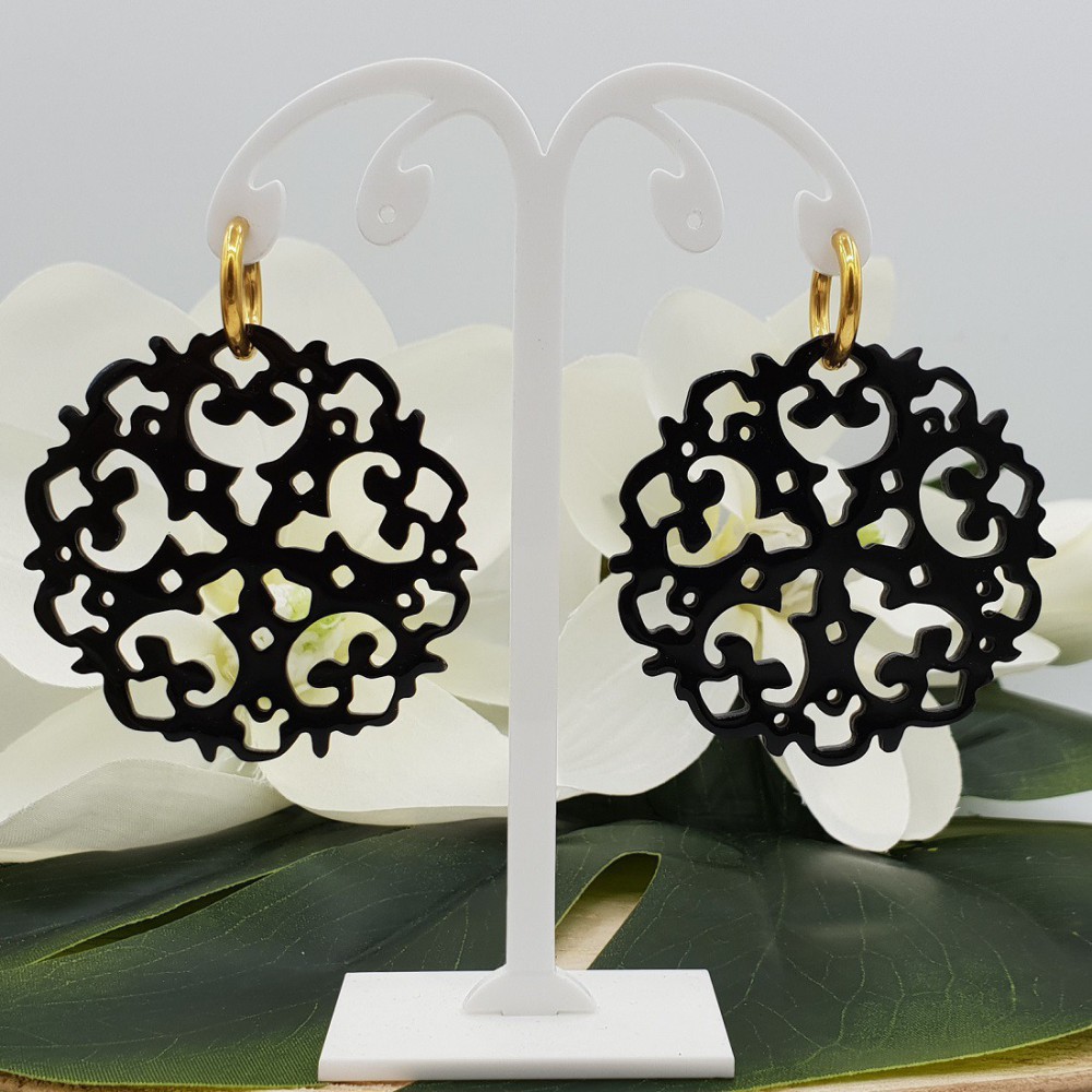 Creolen met zwarte Buffelhoorn hanger