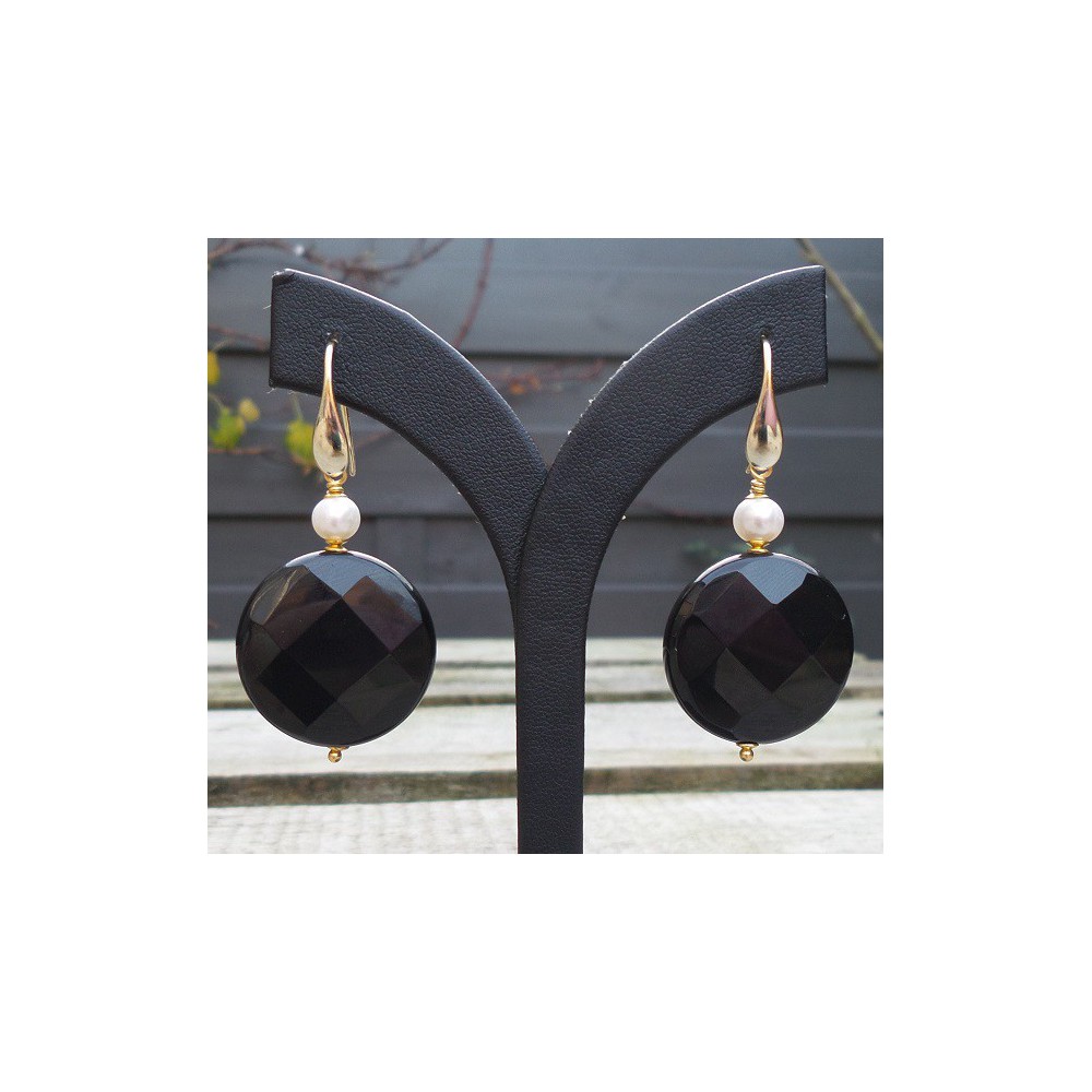 Gold plated earrings with round, large Onyx and Pearl