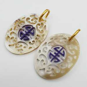 Earrings with oval with purple lacquered buffalo horn pendant