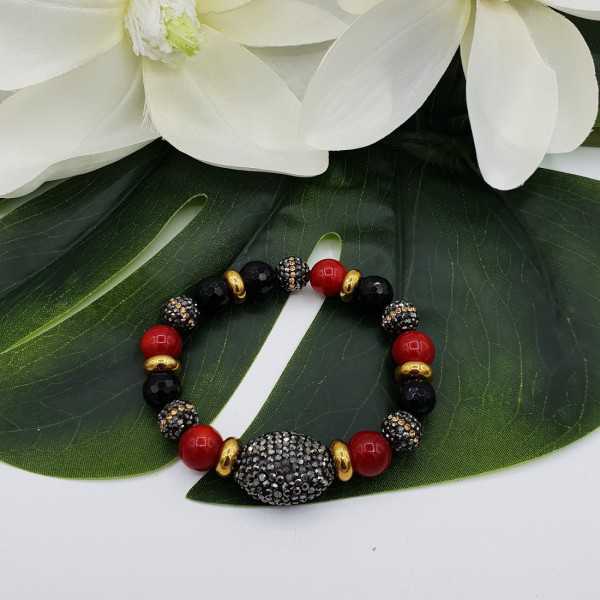 Armband aus schwarzen Onyx-Korallen und Kristallen