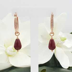 Rosé gold-colored creoles with Ruby red Jade briolet