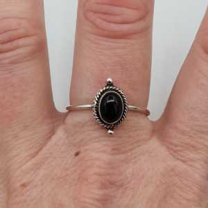 Zilveren ring gezet met ovale zwarte Onyx 19 mm