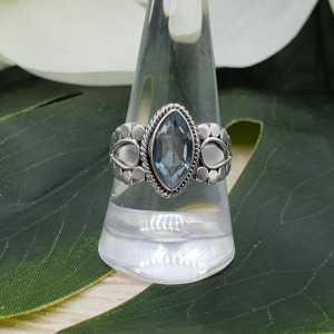 Zilveren edelsteenring met marquise facet blauw Topaas 19 mm