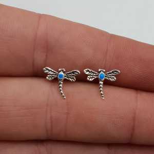 Zilveren libellen oorknoppen met blauw enamel
