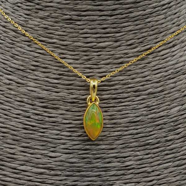 Goud vergulde ketting met marquise Etiopische Opaal hanger