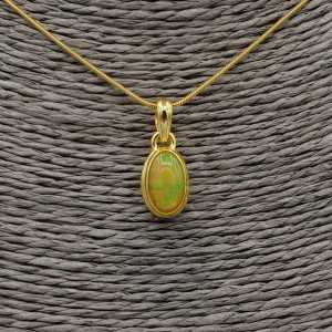 Goud vergulde ketting met hanger gezet met ovale Etiopische Opaal