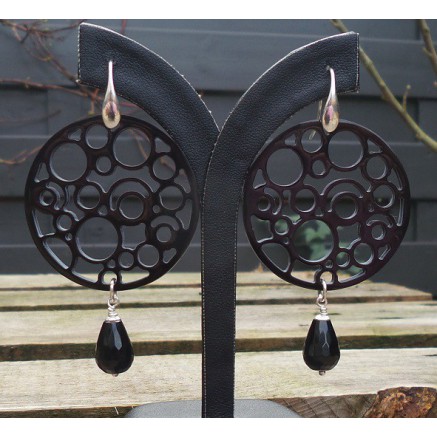 Zilveren oorbellen ronde Buffelhoorn en Onyx briolet
