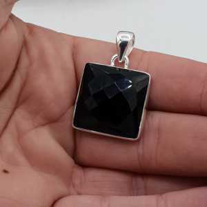 Zilveren hanger gezet met vierkante facet zwarte Onyx