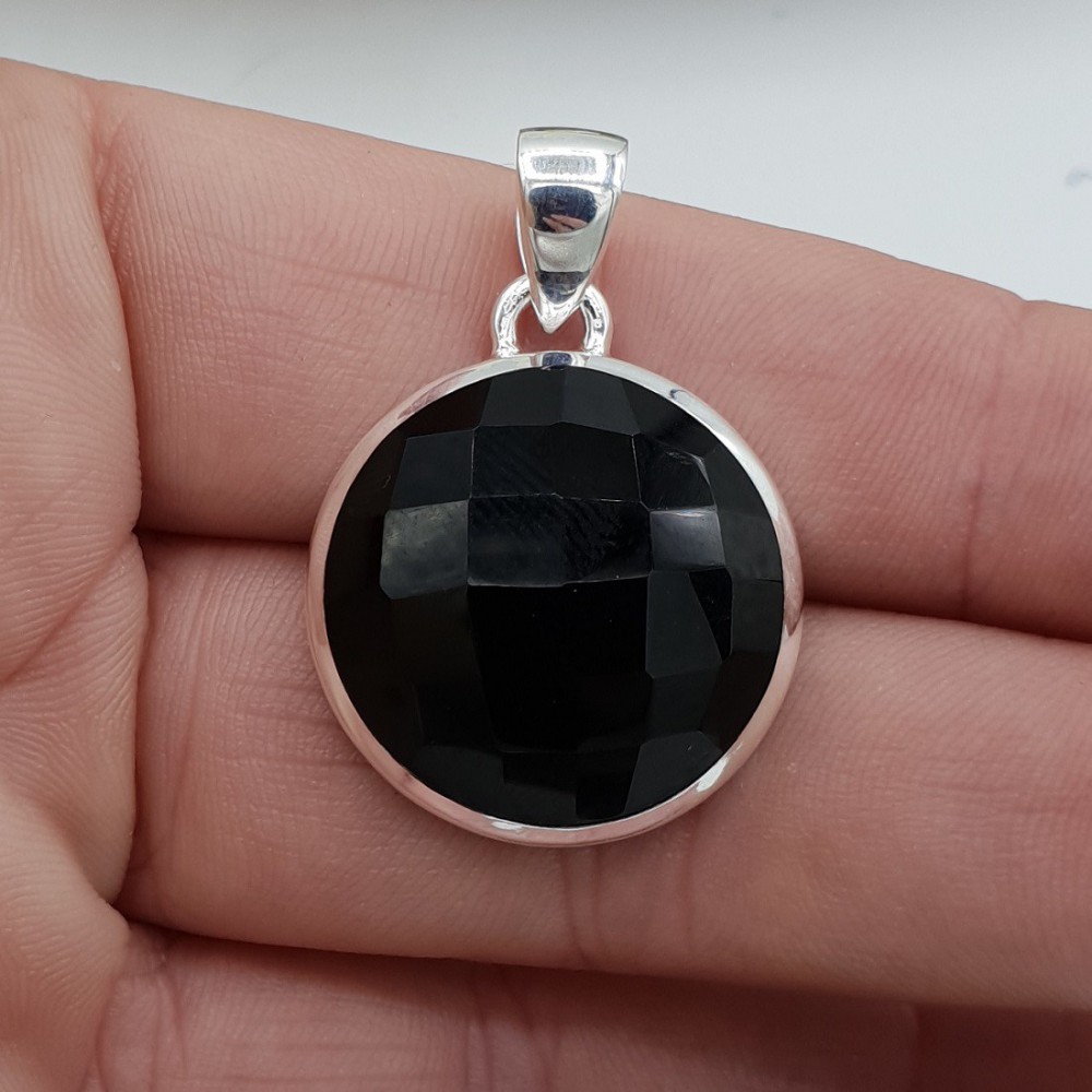 Zilveren hanger ronde facet geslepen Onyx