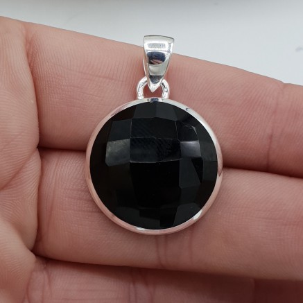 Zilveren hanger ronde facet geslepen Onyx