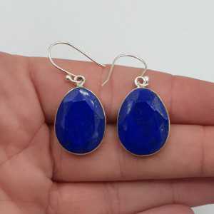 Zilveren oorbellen met facet geslepen Lapis Lazuli