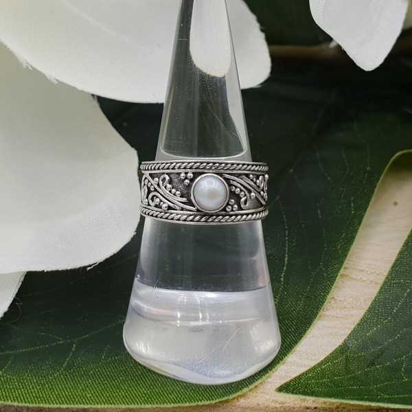 Silver ring with Pearl