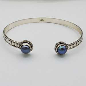Silver beaded bangle bracelet with Pearl
