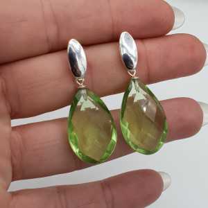 Zilveren oorbellen met groene Amethist quartz briolet