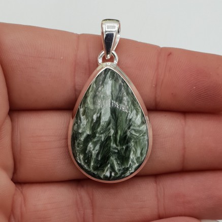 Zilveren edelsteenhanger met druppelvormige cabochon geslepen Seraphiniet