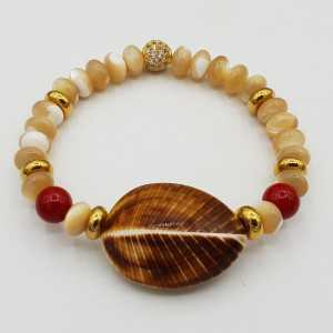 Bracelet with mother-of-Pearl Coral and shell