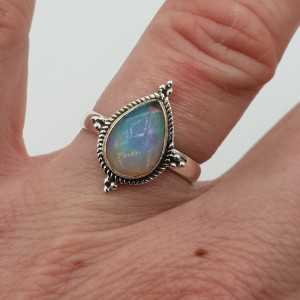 Zilveren ring gezet met druppelvormige Ethiopische Opaal 16.5 mm