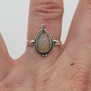 Zilveren ring met druppelvormige Ethiopische Opaal maat 16.5 mm