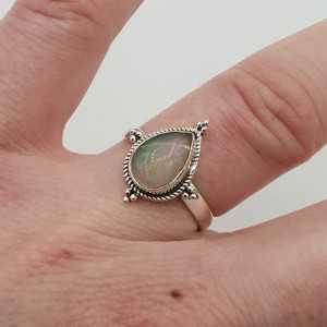 Zilveren ring met druppelvormige Ethiopische Opaal maat 16.5 mm