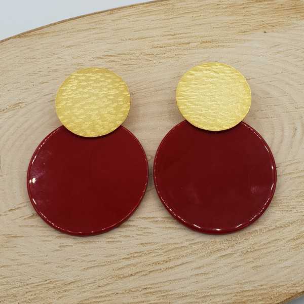 Goud vergulde oorbellen met grote ronde rode resin hanger