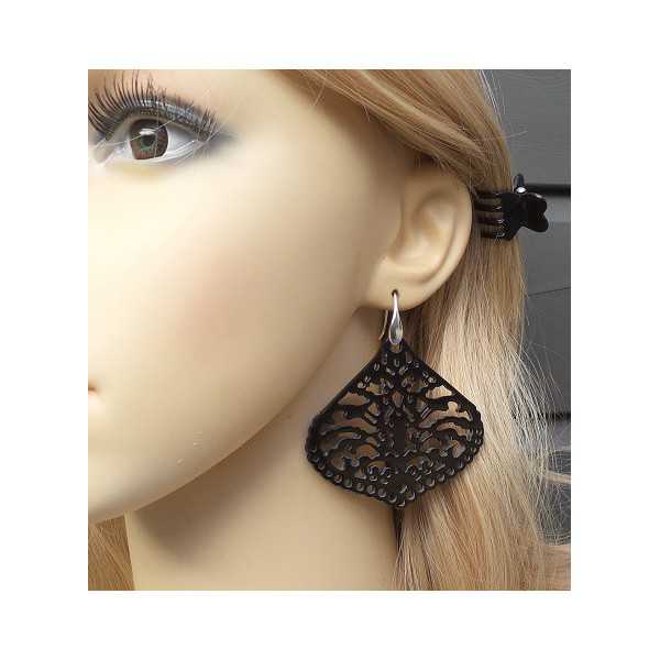 Earrings with carved black buffalo horn 01
