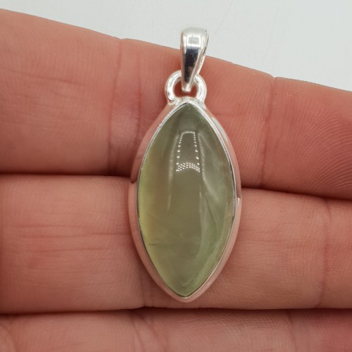 Zilveren hanger gezet met marquise Prehniet
